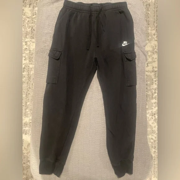 Nike Black Cargo Joggers Size Medium - Picture 1 of 8